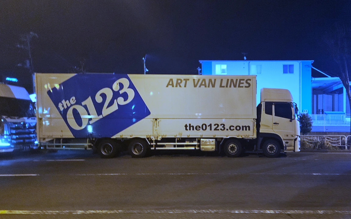 truck facing right